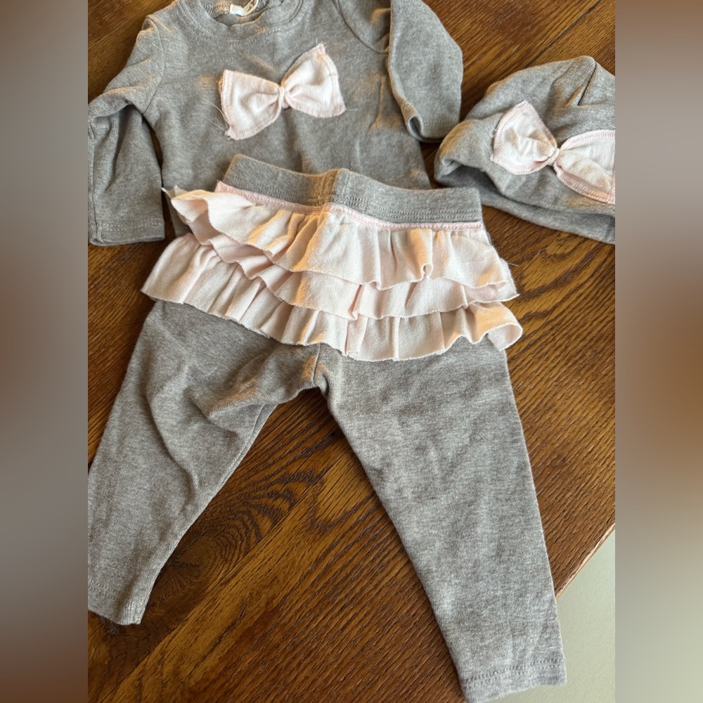 Oh Baby! Gray Baby Outfit with Pink Ruffles and matching hat
